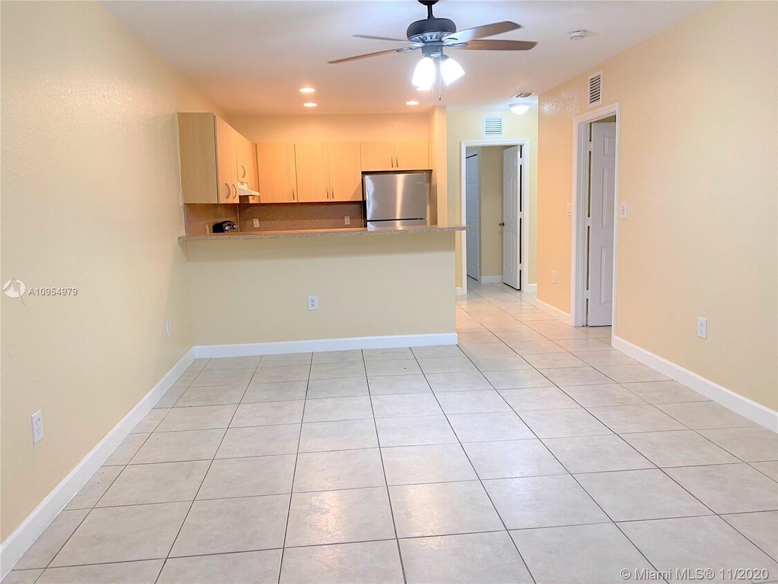 Foto principal - 2303 NW 103rd St