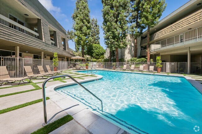 Pool - Stonewood Village