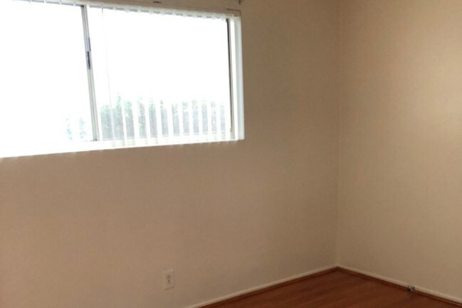 Foto del edificio - 5822 Waring Ave