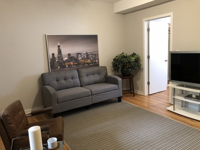 Foto del edificio - 4817 N Christiana Ave