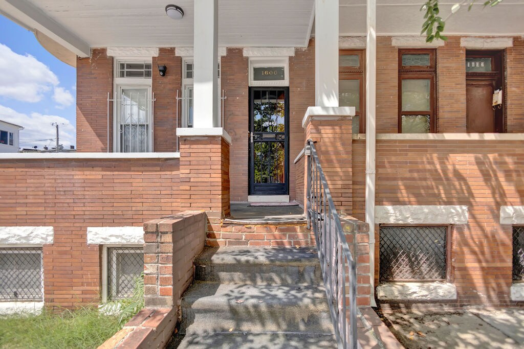 Primary Photo - 1600 Appleton St
