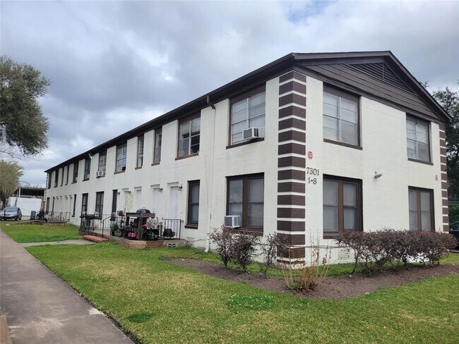 Foto del edificio - 7301 Capitol St