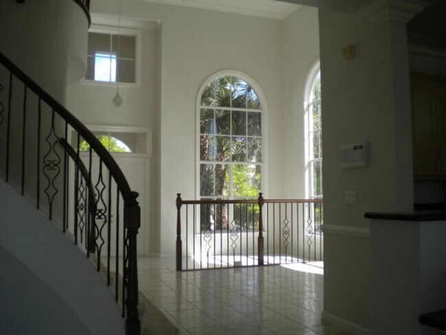 Foto del edificio - 9615 Shepard Pl