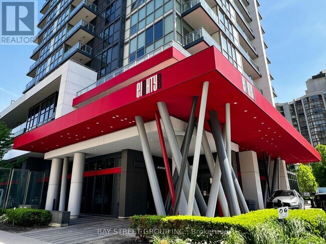 Photo du bâtiment - 88 Sheppard Ave E