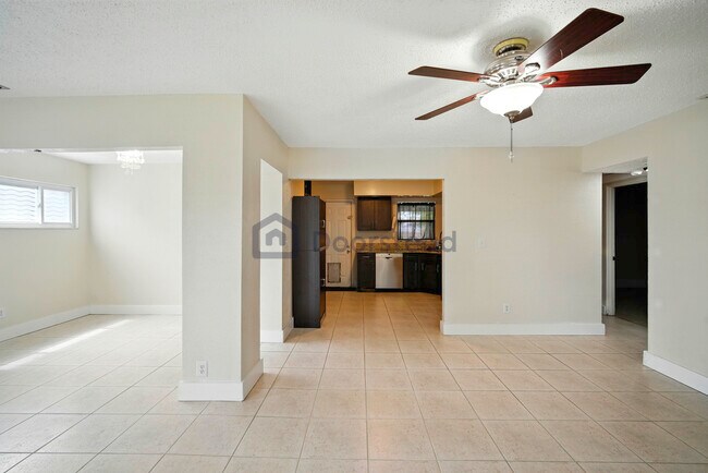 Foto del edificio - 760 86th Ave N