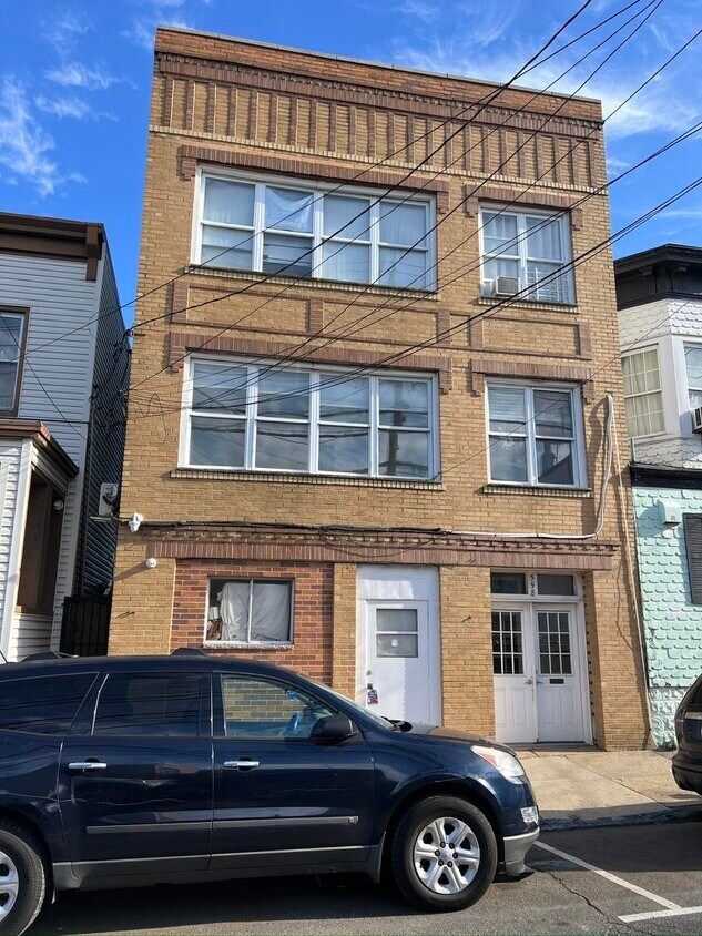 Primary Photo - 598 67th St