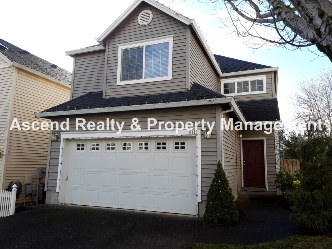 Foto principal - Great Bethany Location Fenced Yard Quick Access to Nike, Columbia Sportswear & Intel