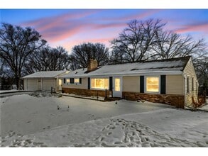 Building Photo - 6015 Aspen Rd