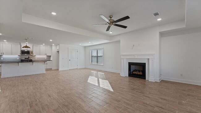 Building Photo - "Brand New 3-Bedroom Farmington Home with Granite Countertops and Cozy Fireplace!"