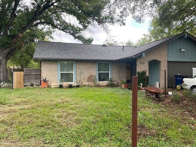 Building Photo - 5301 Fort Clark Dr
