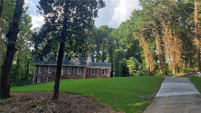 Building Photo - 2134 Masonwood Cir SW