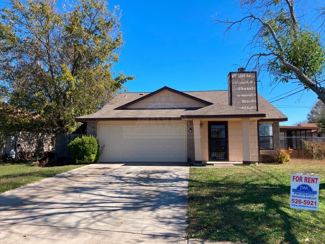 2004 ROBERT E LEE DR  