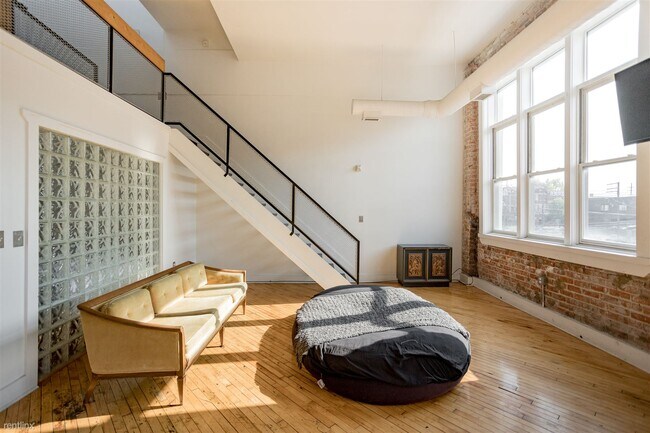 Foto del edificio - 1 br, 1 bath Condo - 2843 E Grand Blvd