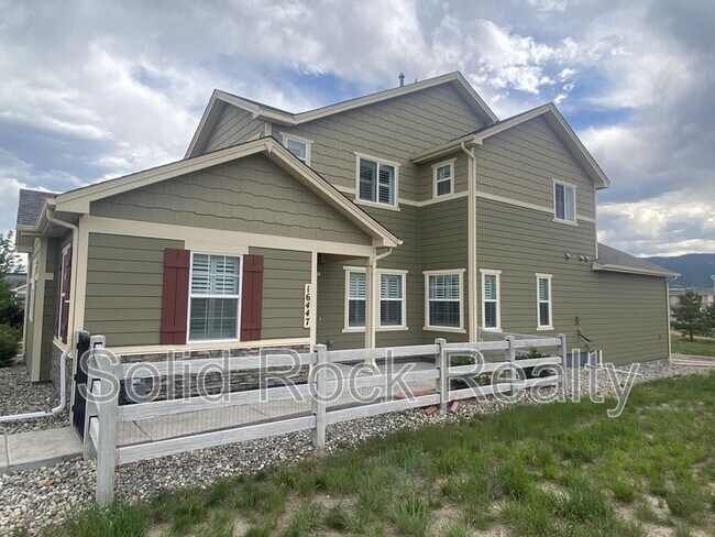 Foto del edificio - 16447 Rustlers Range Pt