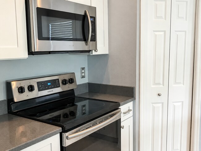 Foto del edificio - 838 Addison Dr NE