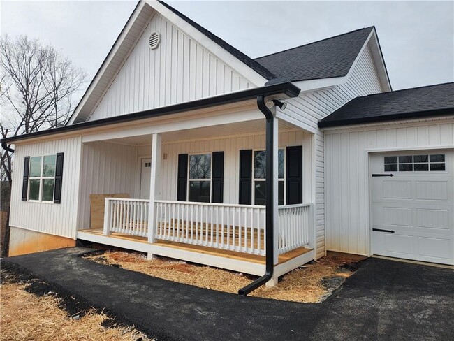 Building Photo - 240 Grand Oak Ln