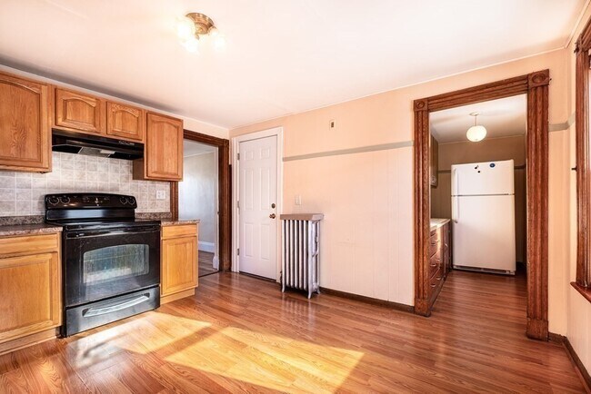 Building Photo - 51 Francis St