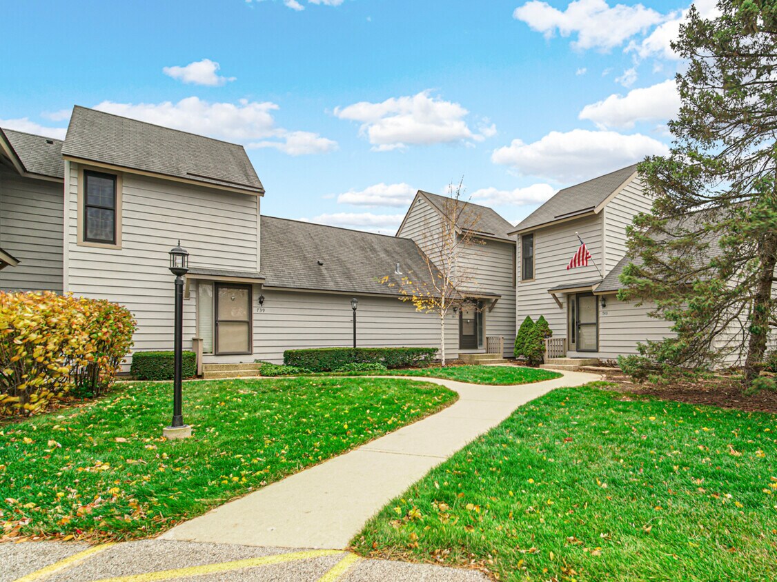 741 Colby Ct, Gurnee, IL 60031 Room for Rent in Gurnee, IL