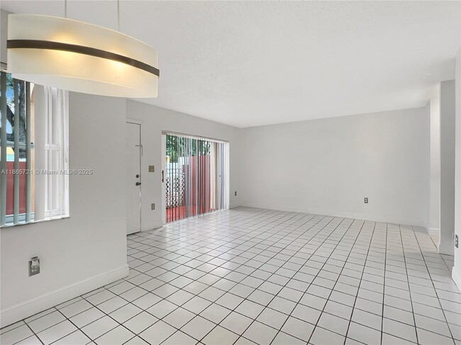 Building Photo - 8515 NW 3rd Ln