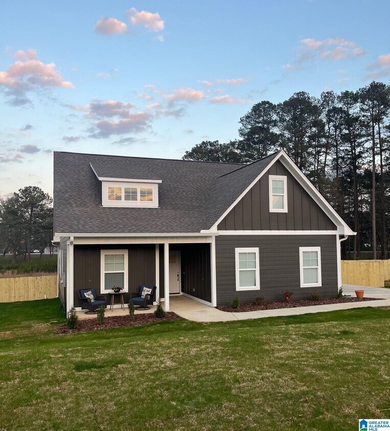 Primary Photo - 290 Easonville Park Dr