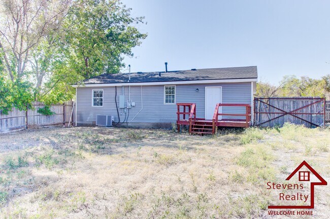 Building Photo - 2013 SW McKinley Ave