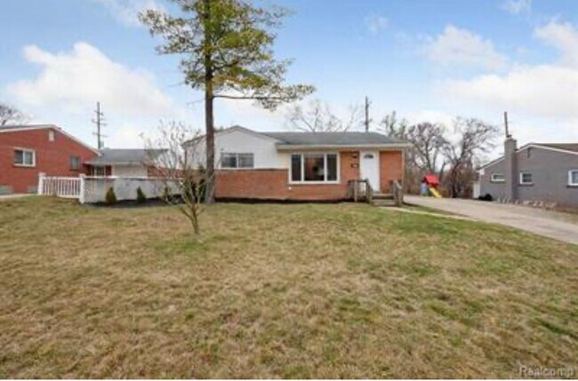 Building Photo - 483 W Tienken Rd