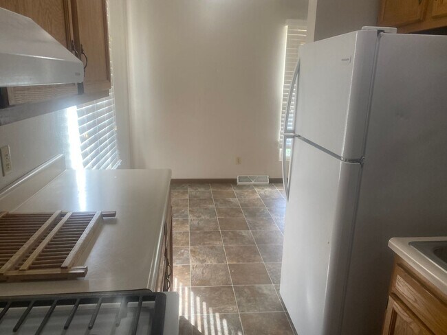 Foto del edificio - 612 E Madison St