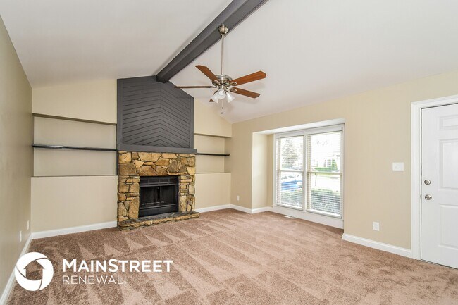 Foto del edificio - 8623 Wooded Glen Rd