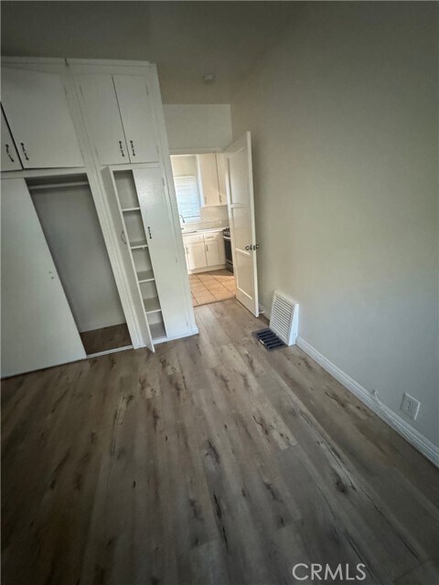 Foto del edificio - 50 Harkness Ave