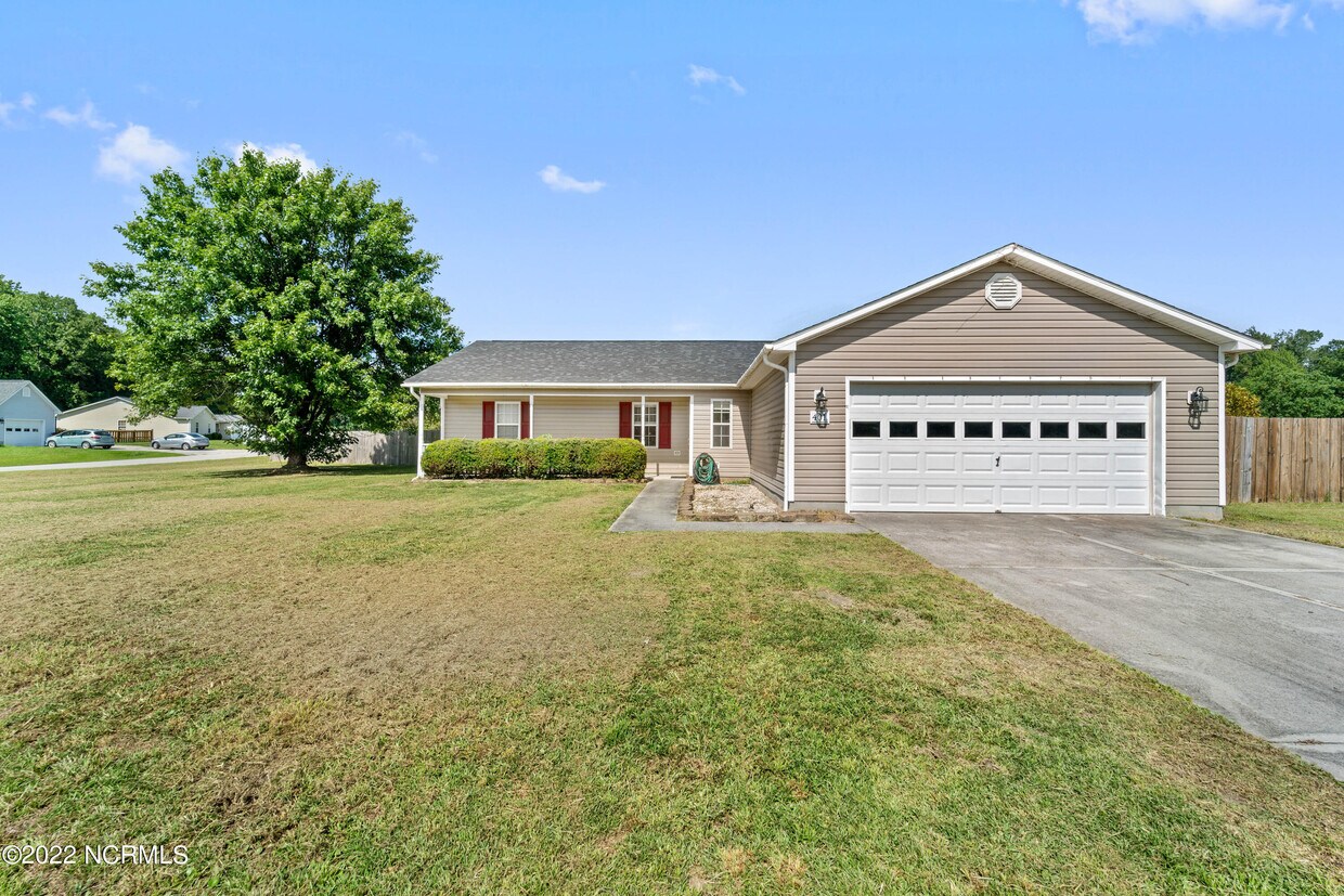 Primary Photo - 401 Penrose Ct