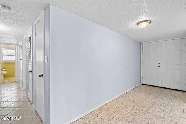 Building Photo - 10529 Texwood Ave