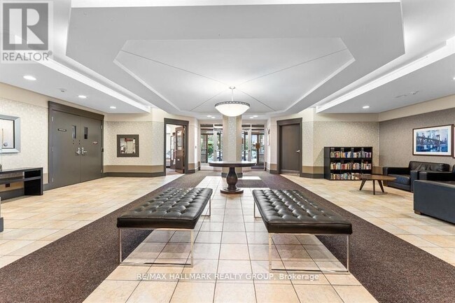 Building Photo - 310 Central Park Dr