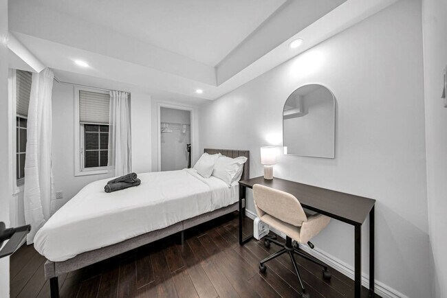 Building Photo - 9 Niagara St