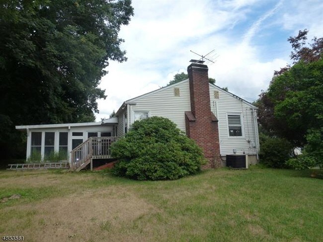 Building Photo - 11 High Ave