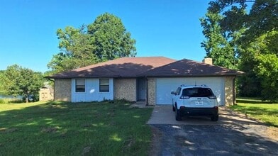 Building Photo - 228 Co Rd 2118