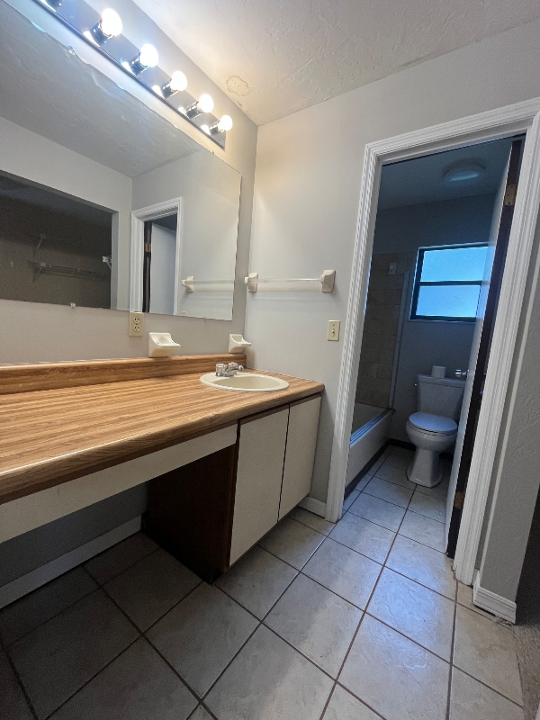 Building Photo - 7 Teak Ct