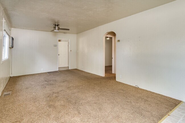 Foto del edificio - Chico Charmer! Close to CSUC and downtown Chico! Available August 1!