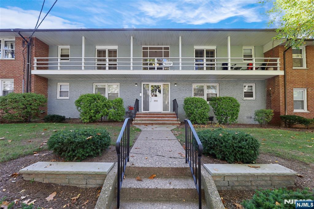 Primary Photo - 25- 18 High St