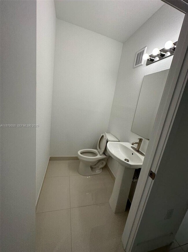 Foto del edificio - 1184 NW 3rd St