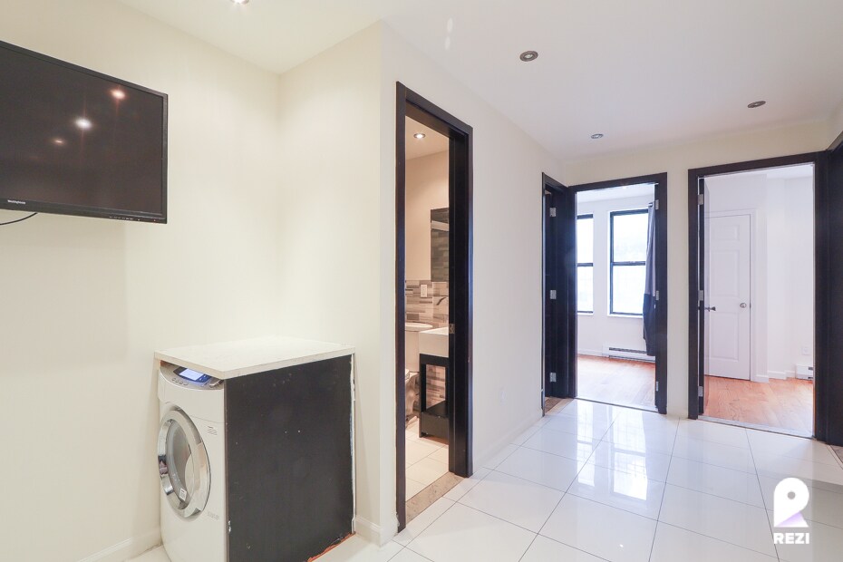 Foto principal - 120 W 105th St