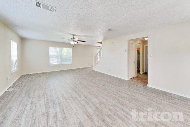 Foto del edificio - 8055 Chestnut Cedar Dr
