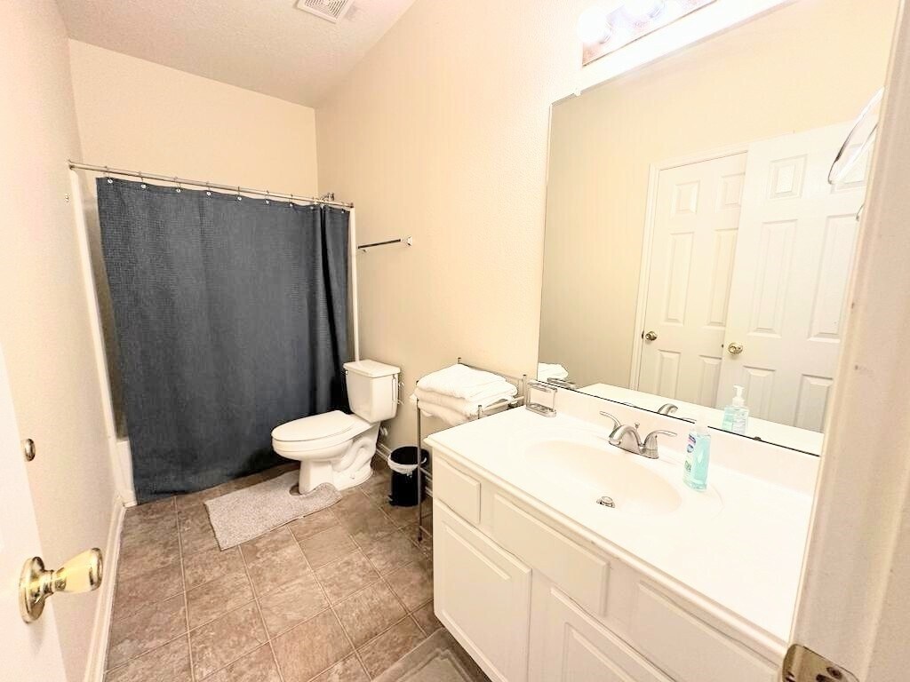 Building Photo - 21502 Oakbridge Park Ln