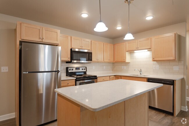 2HAB, 2BA - Lake Breeze Estates