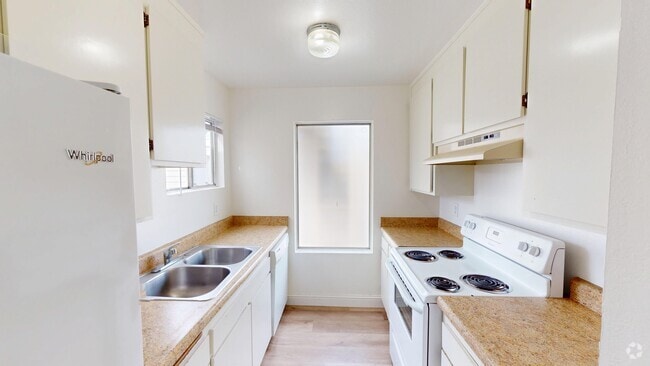 kitchen - Kingwood Apartments