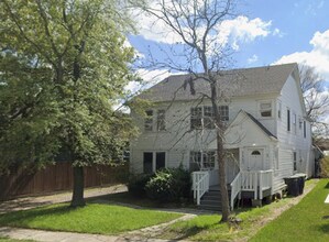 Building Photo - 1552 Lombardy St