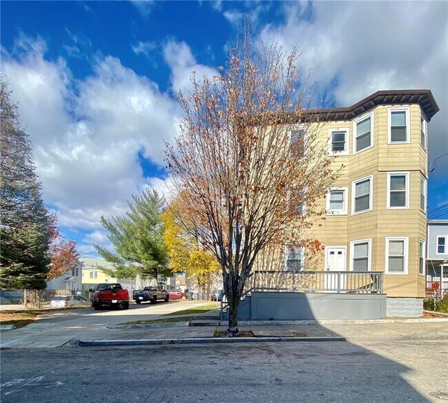Foto del edificio - 97 Fairmount Ave