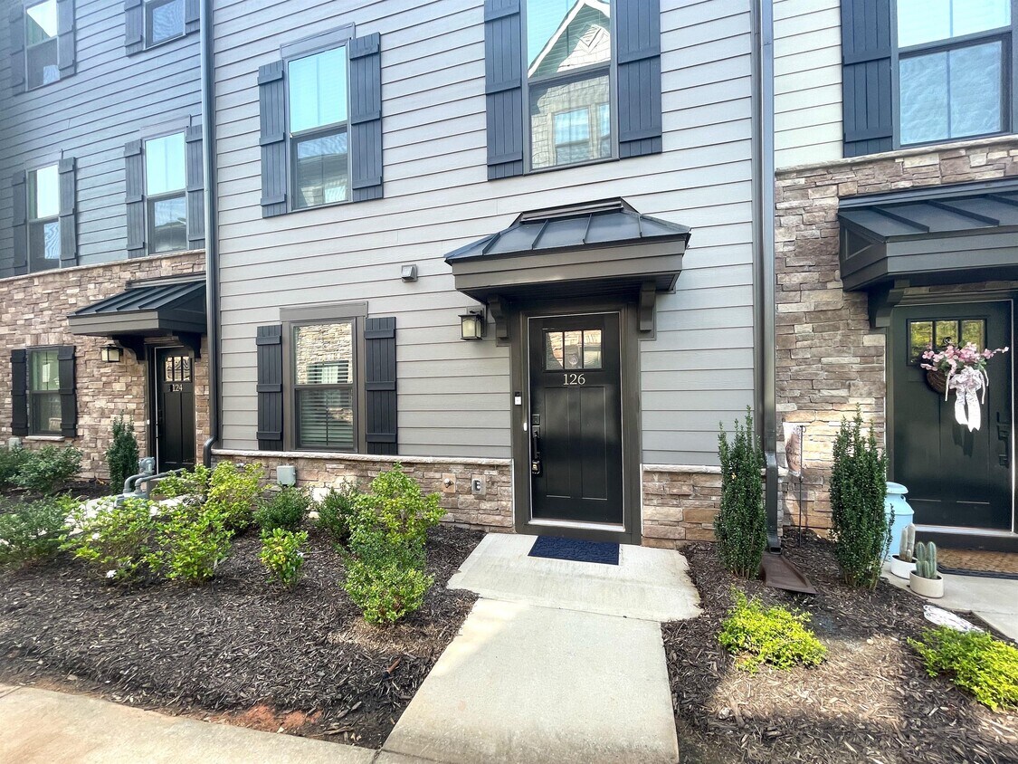 126 Rollins Ave, Greenville, SC 29607 Townhome Rentals in Greenville