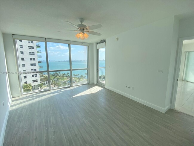 Foto del edificio - 1717 N Bayshore Dr