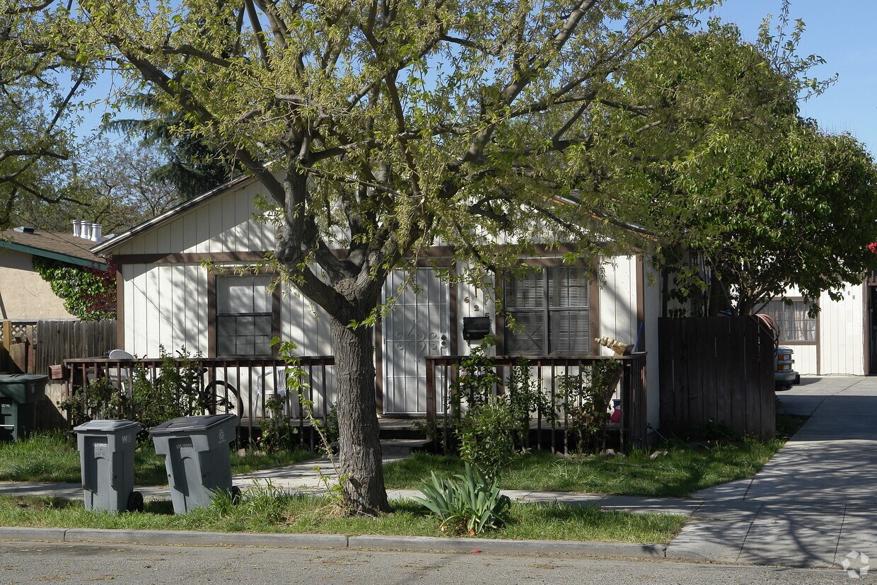 Foto del edificio - 625-633 N K St