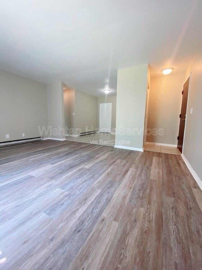 Building Photo - 204 Charleston Blvd